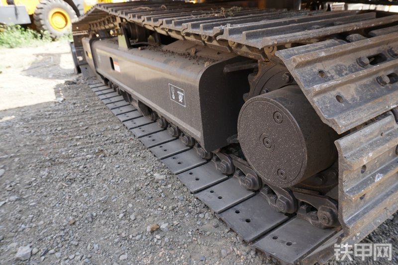 雷沃重工FR65E挖掘机局部