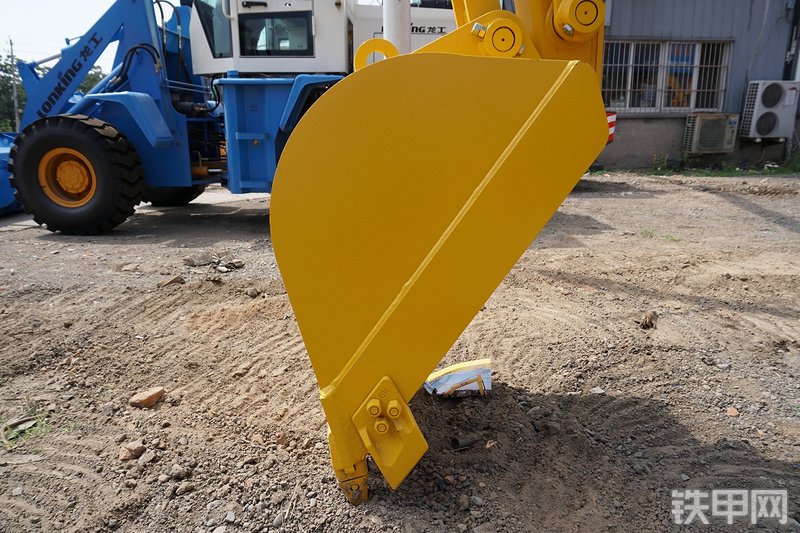 雷沃重工FR60E挖掘机局部