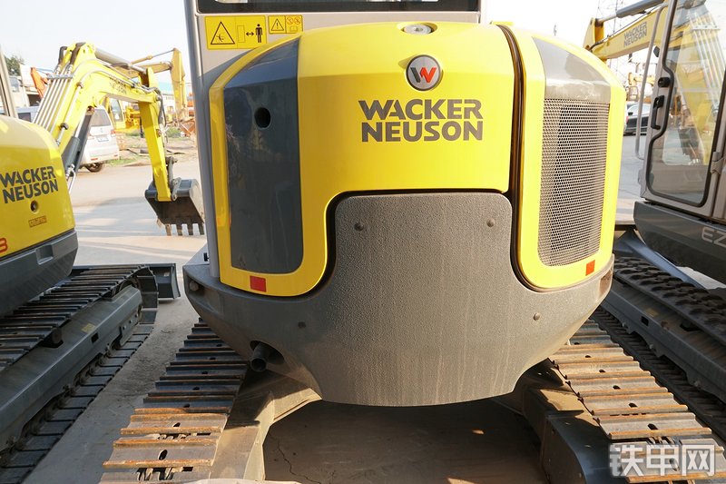 威克诺森EZ38挖掘机整机外观