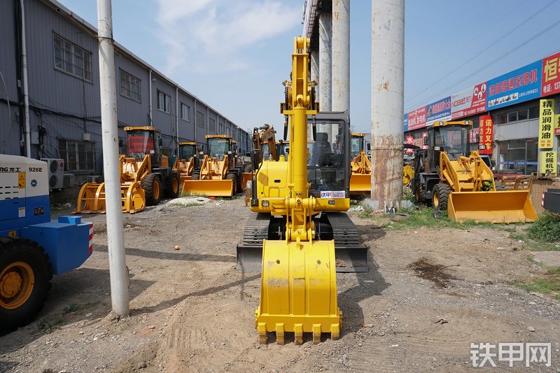 雷沃重工FR60E挖掘机整机外观