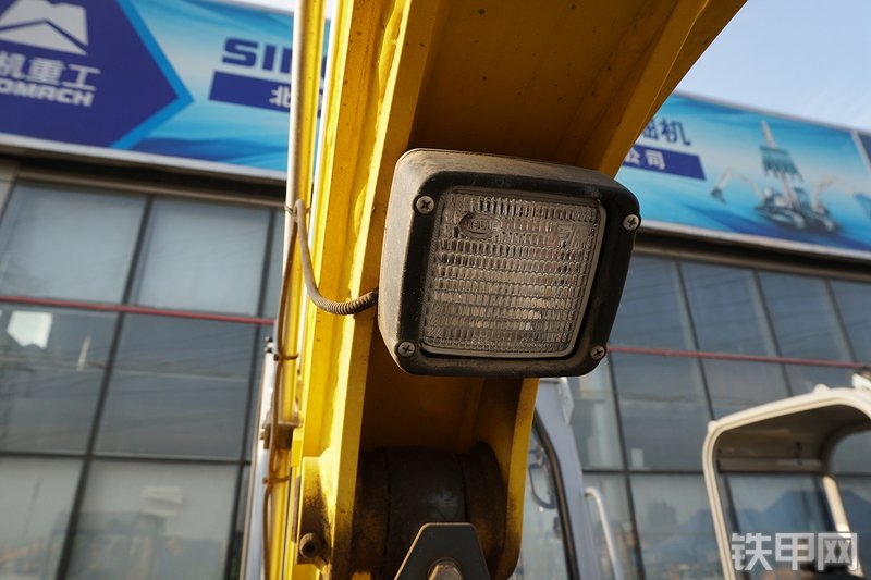 威克诺森EZ38挖掘机局部