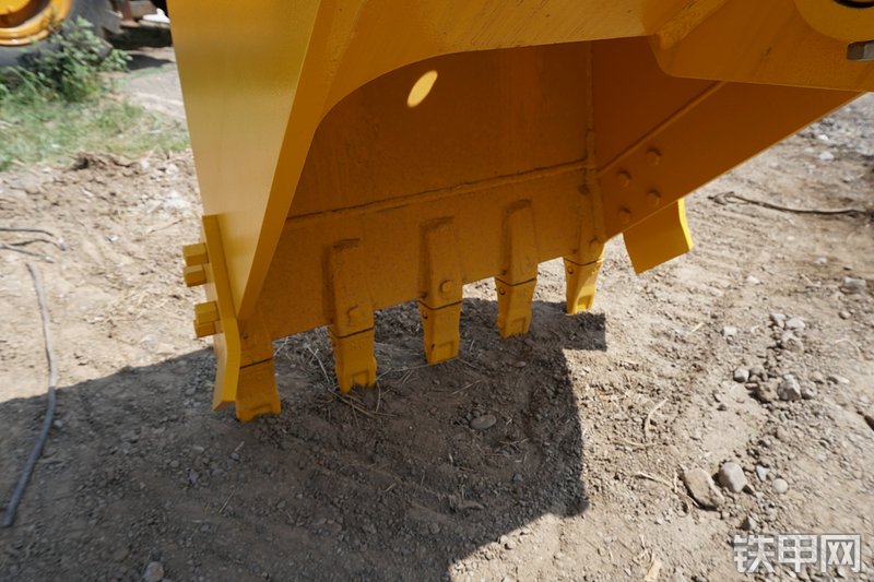 雷沃重工FR65E挖掘机局部