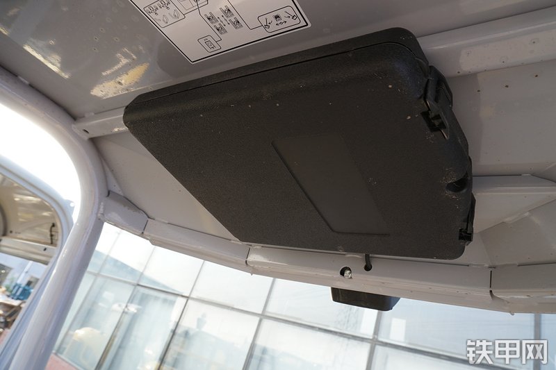 威克诺森EZ17挖掘机局部