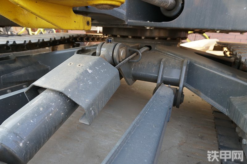 威克诺森EZ38挖掘机局部