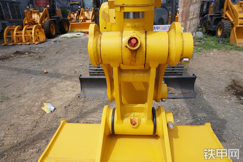 雷沃重工FR60E挖掘机局部