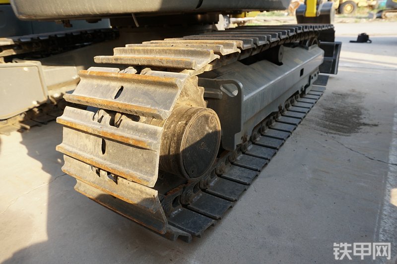 威克诺森EZ28挖掘机局部