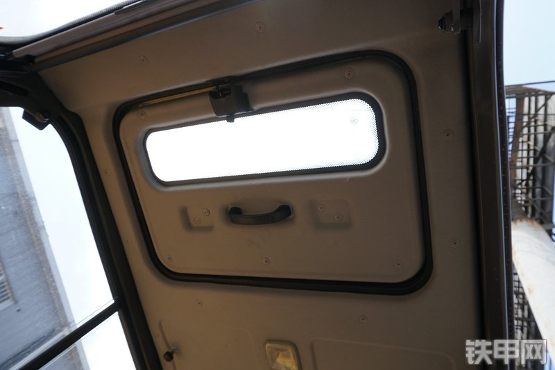 雷沃重工FR60E挖掘机局部