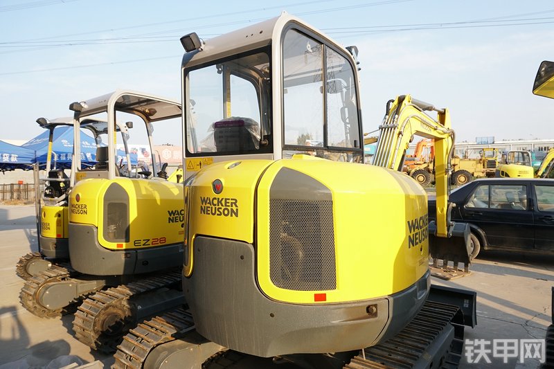 威克诺森EZ38挖掘机整机外观