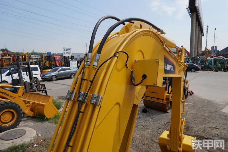 雷沃重工FR60E挖掘机局部