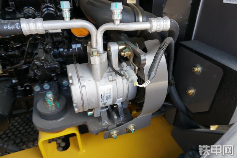 雷沃重工FR60E挖掘机局部