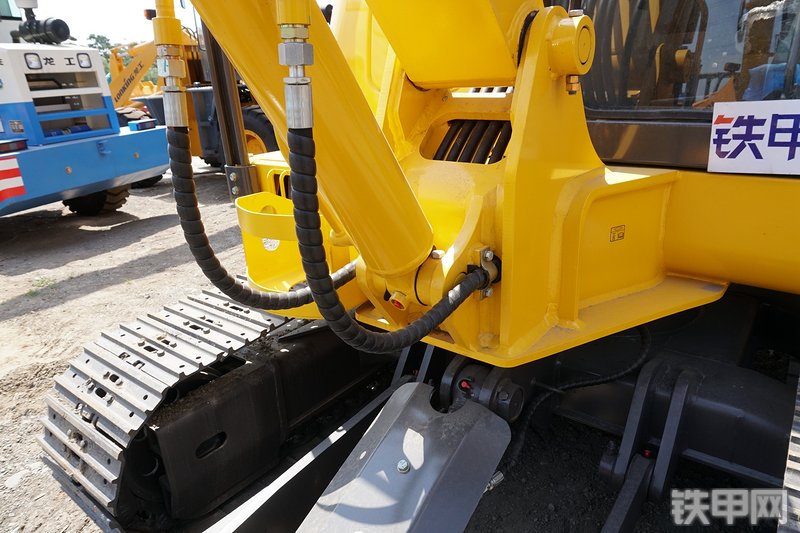 雷沃重工FR65E挖掘机局部