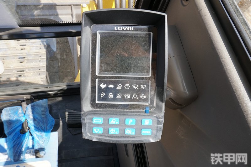 雷沃重工FR65E挖掘机局部