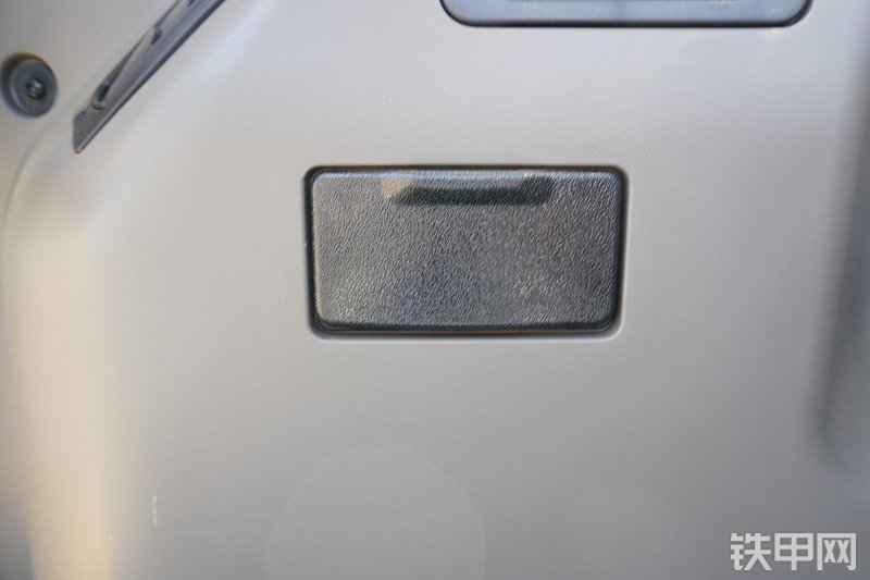 雷沃重工FR65E挖掘机局部