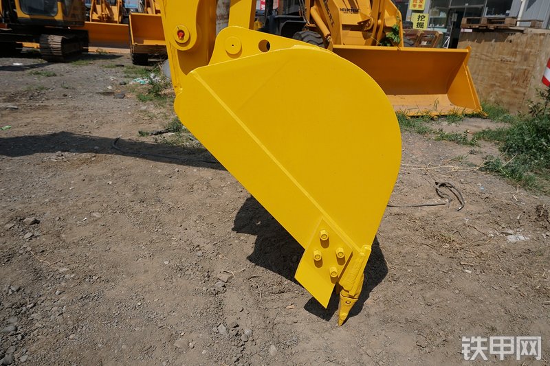 雷沃重工FR65E挖掘机局部