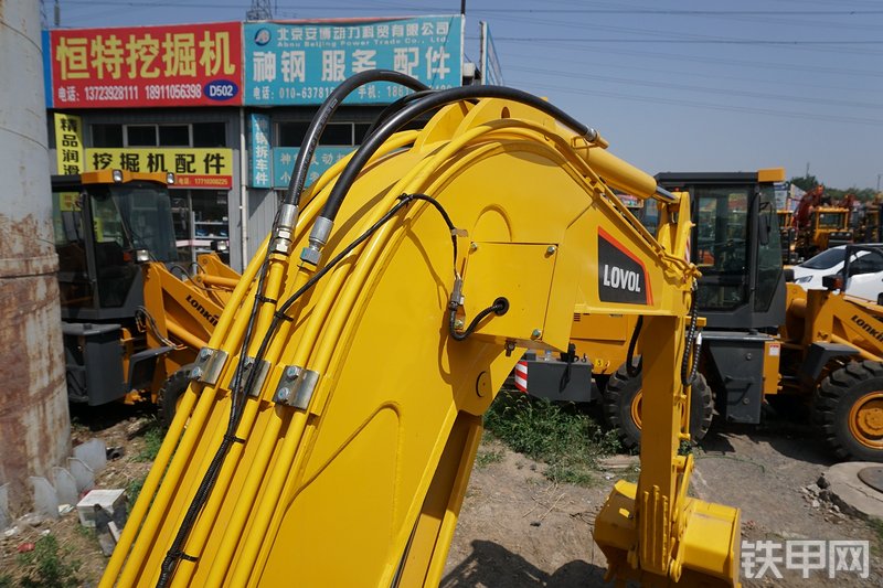 雷沃重工FR65E挖掘机局部