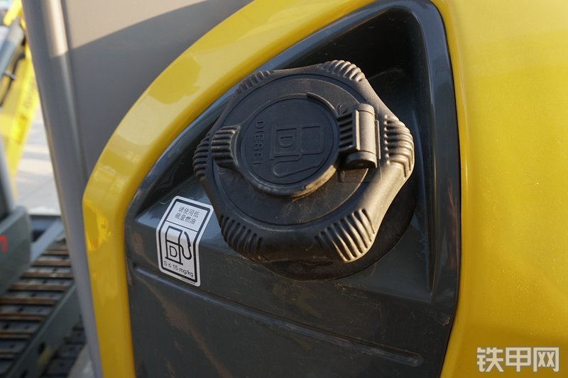 威克诺森EZ38挖掘机局部