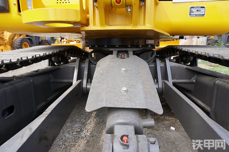 雷沃重工FR60E挖掘机局部