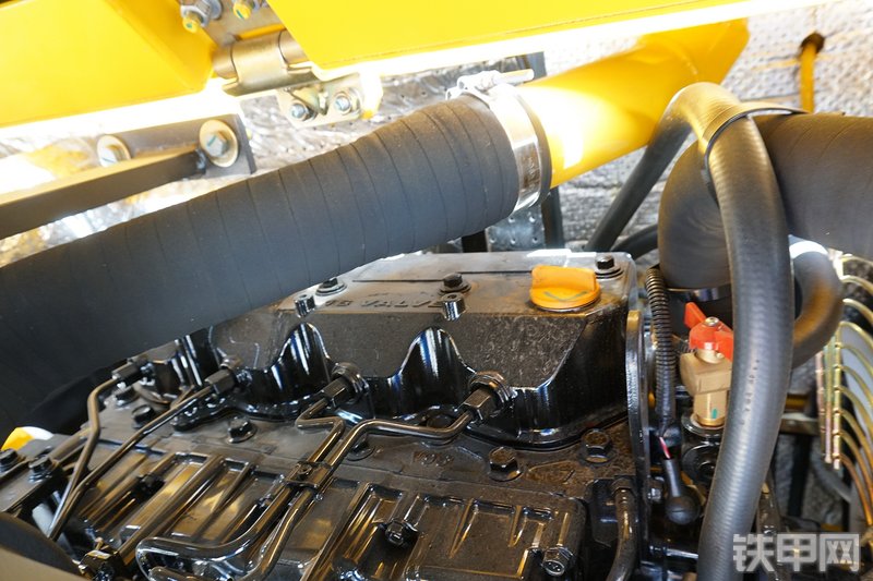 雷沃重工FR65E挖掘机局部