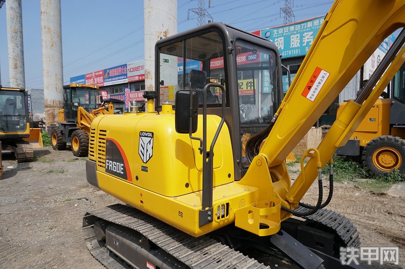 雷沃重工FR60E挖掘机整机外观