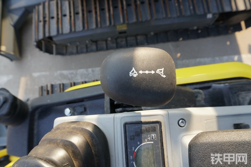 威克诺森EZ17挖掘机局部