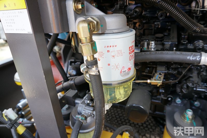 雷沃重工FR60E挖掘机局部