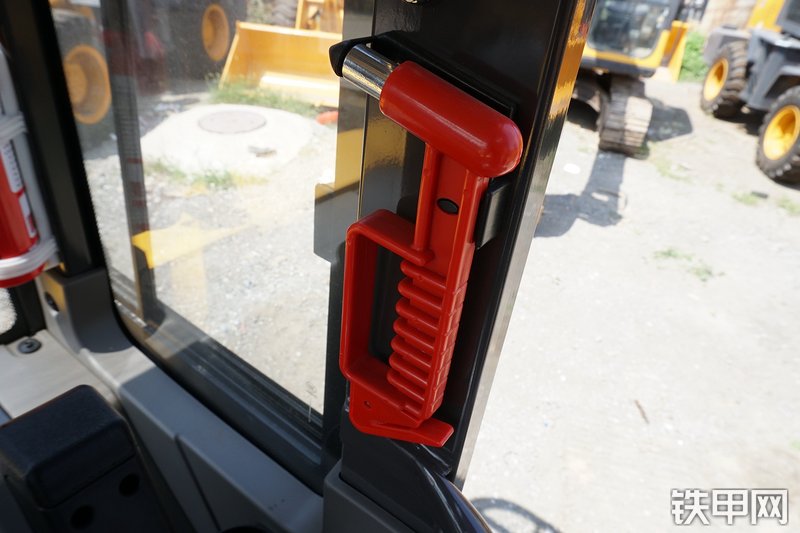 雷沃重工FR65E挖掘机局部