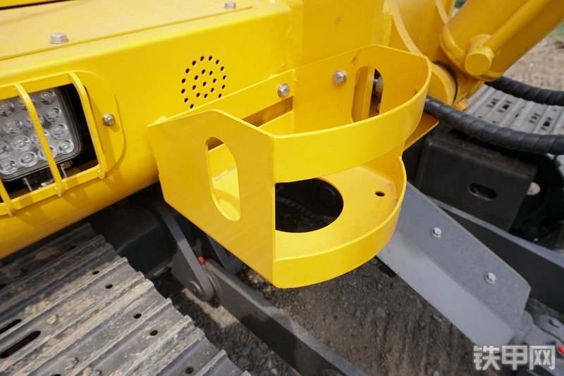 雷沃重工FR60E挖掘机局部