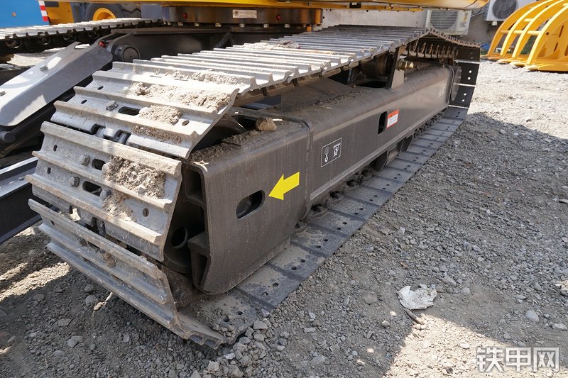 雷沃重工FR65E挖掘机局部