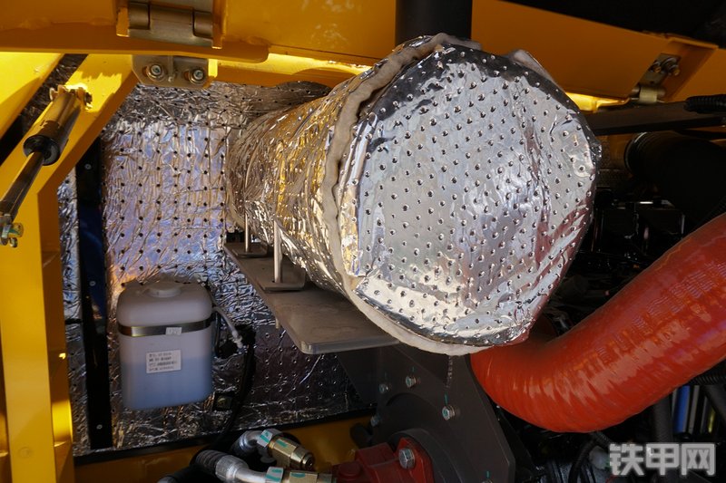 雷沃重工FR65E挖掘机局部