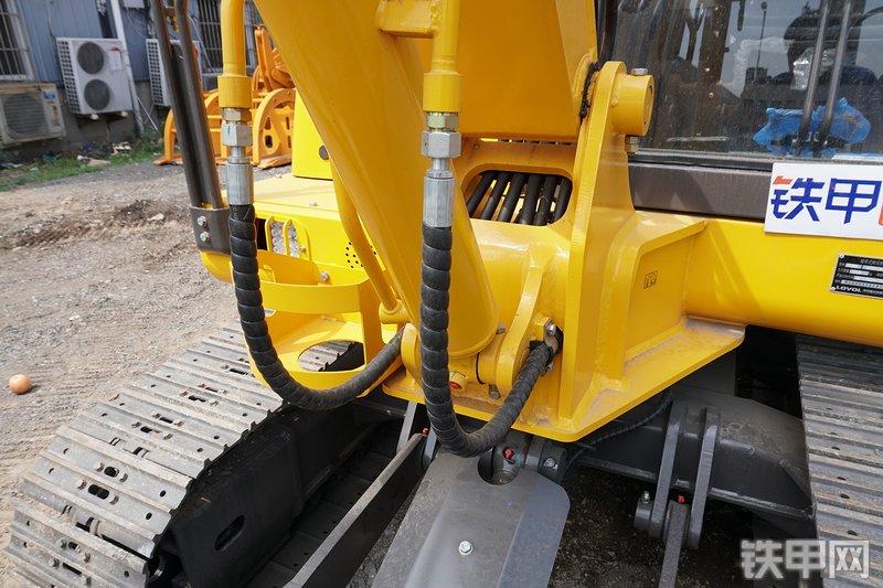 雷沃重工FR60E挖掘机局部