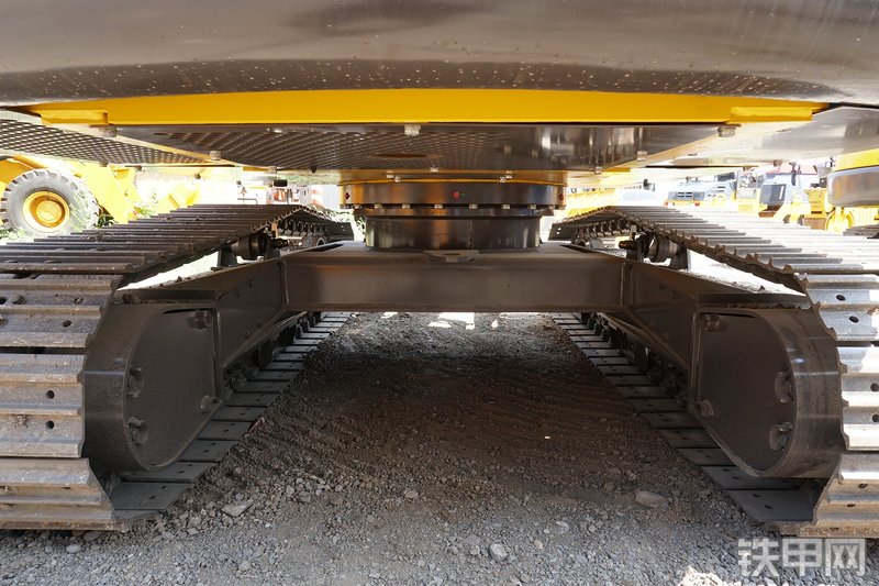 雷沃重工FR65E挖掘机局部