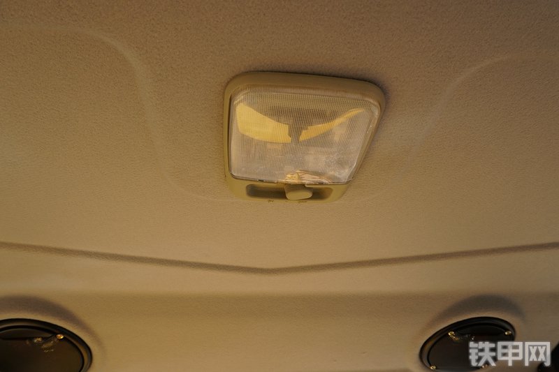 雷沃重工FR65E挖掘机局部