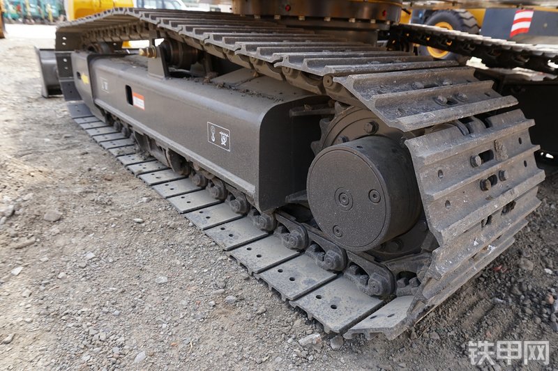 雷沃重工FR60E挖掘机局部