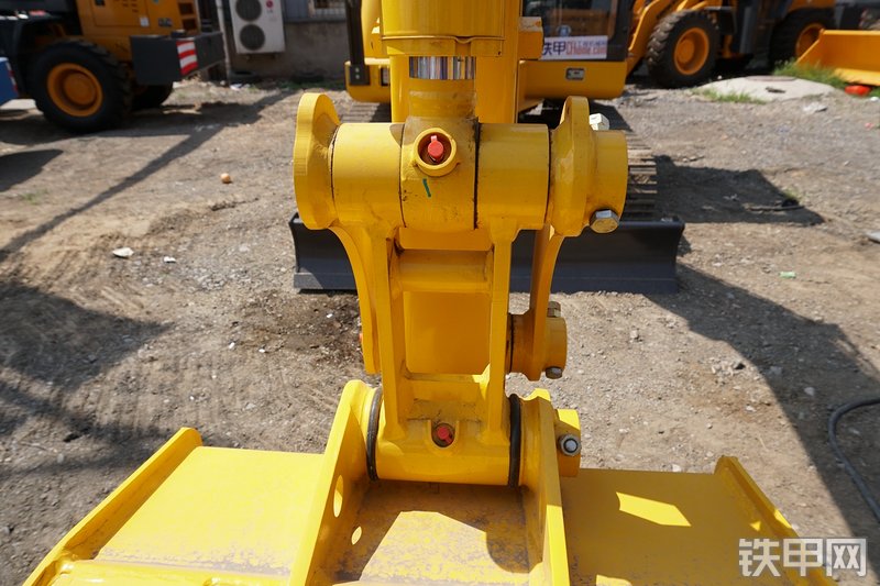 雷沃重工FR65E挖掘机局部