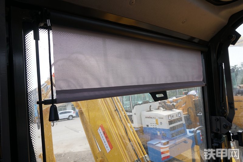 雷沃重工FR60E挖掘机局部