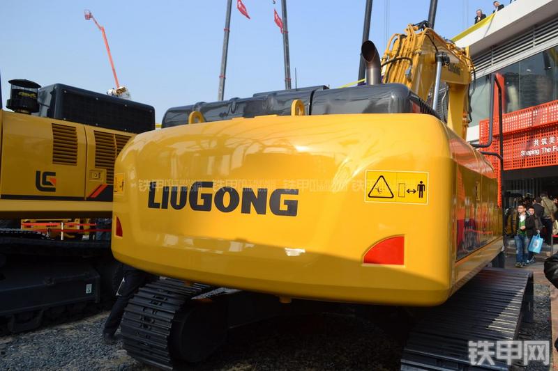 柳工CLG925E挖掘机整机外观