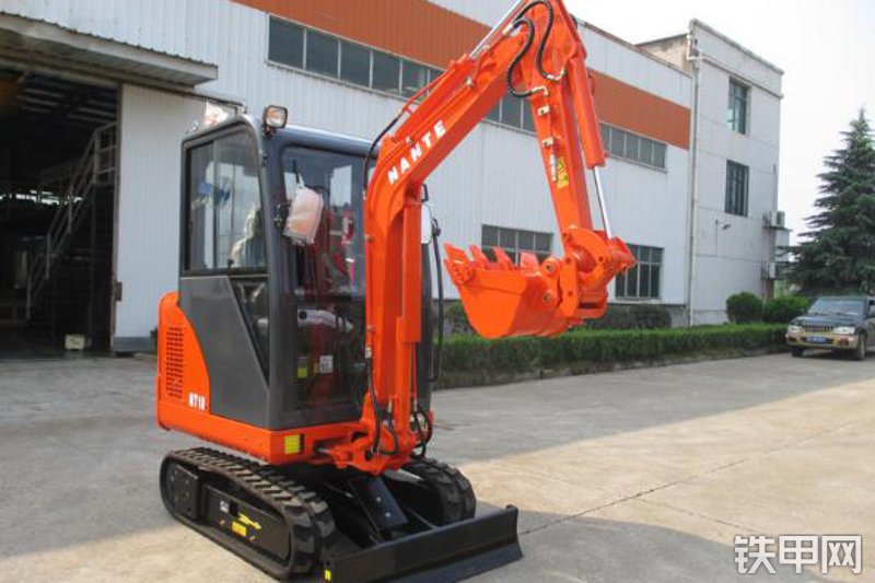 南特机械NT18（敞篷）挖掘机整机外观