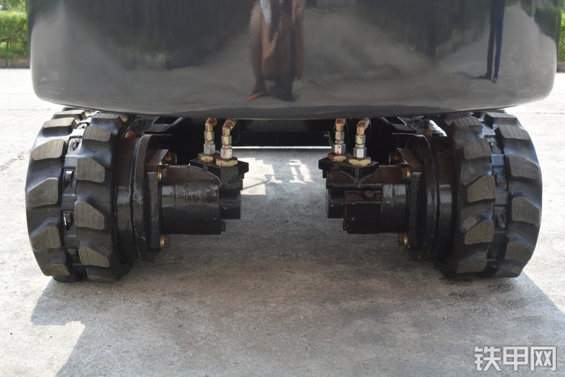 南特机械NT10挖掘机局部