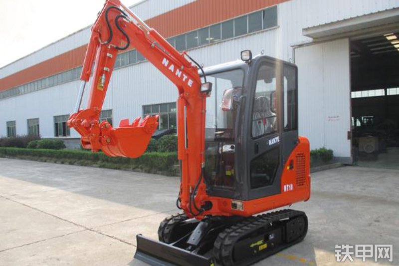 南特机械NT18（敞篷）挖掘机整机外观