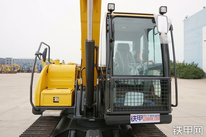 山重建机MC76-9挖掘机整机外观