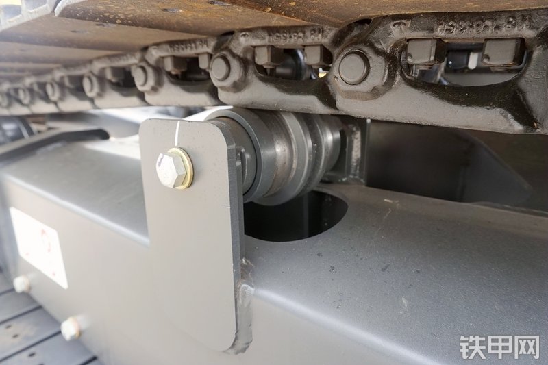 山重建机MC56-9挖掘机局部