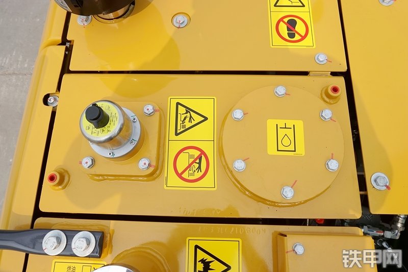 徐工XE80D挖掘机局部