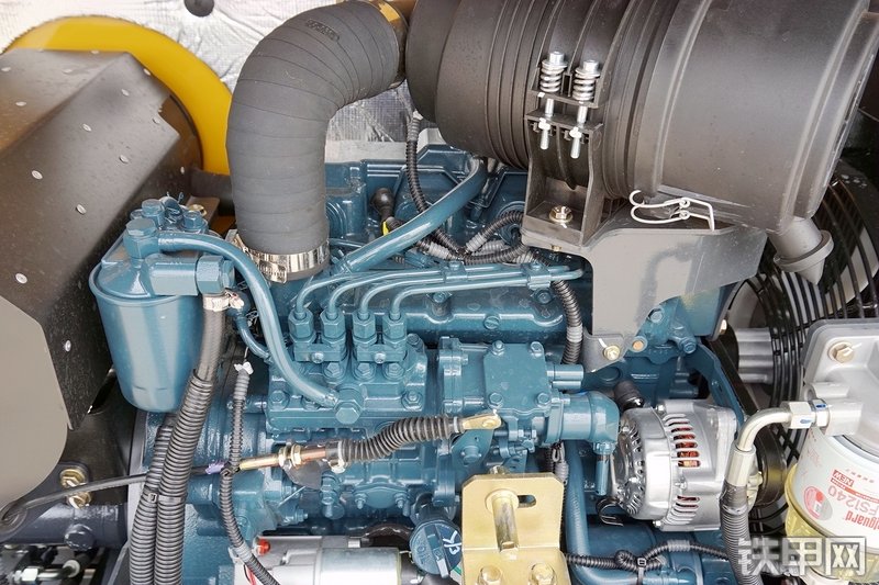 山重建机MC56-9挖掘机局部