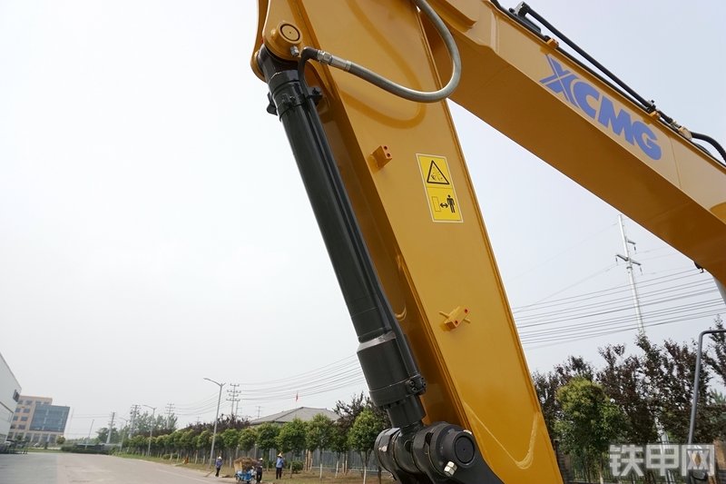 徐工XE150D挖掘机局部