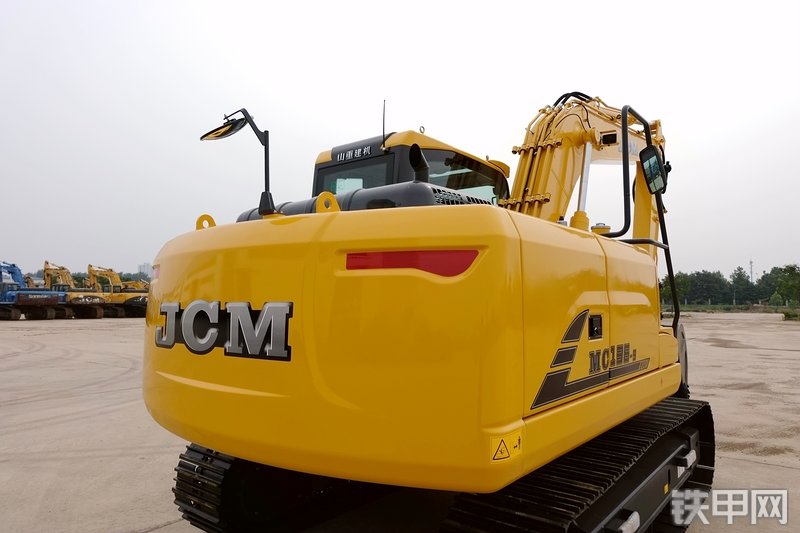 山重建机MC136-9挖掘机整机外观