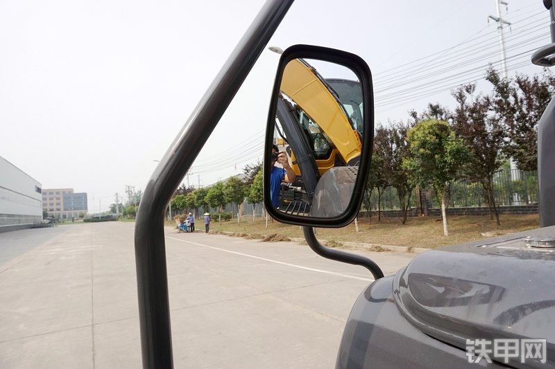 徐工XE150D挖掘机局部