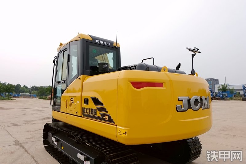 山重建机MC136-9挖掘机整机外观