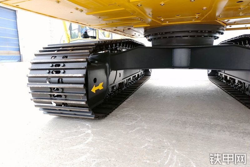 山重建机MC216-9挖掘机局部