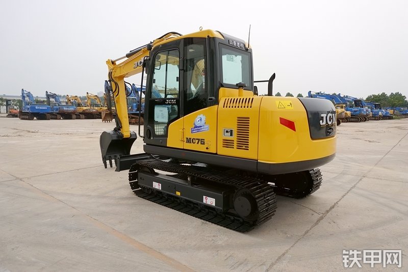 山重建机MC76-9挖掘机整机外观
