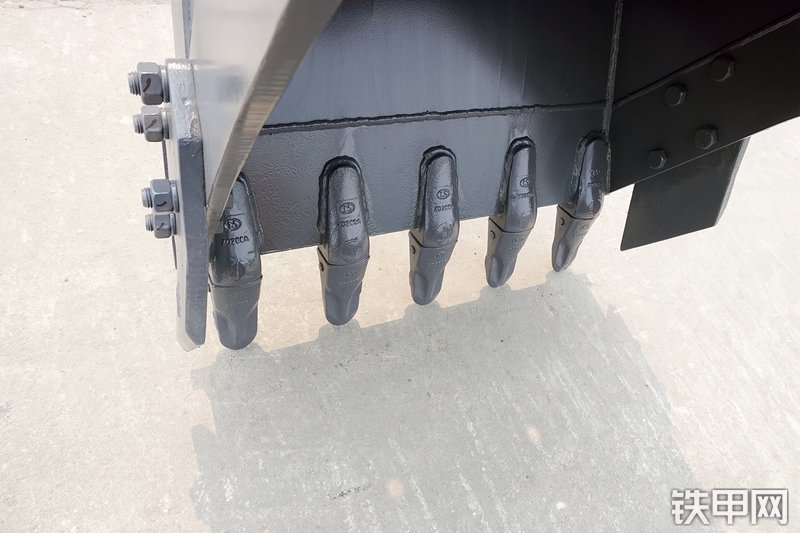 徐工XE80D挖掘机局部